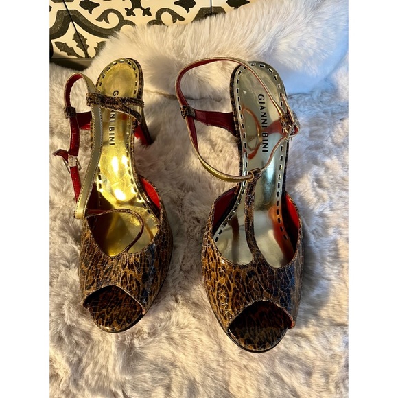 Gianni Bini - RED BOTTOM STILETTO HEELS - Sz 7.5 Crackled Snakeskin Peeptoe - Picture 10 of 11